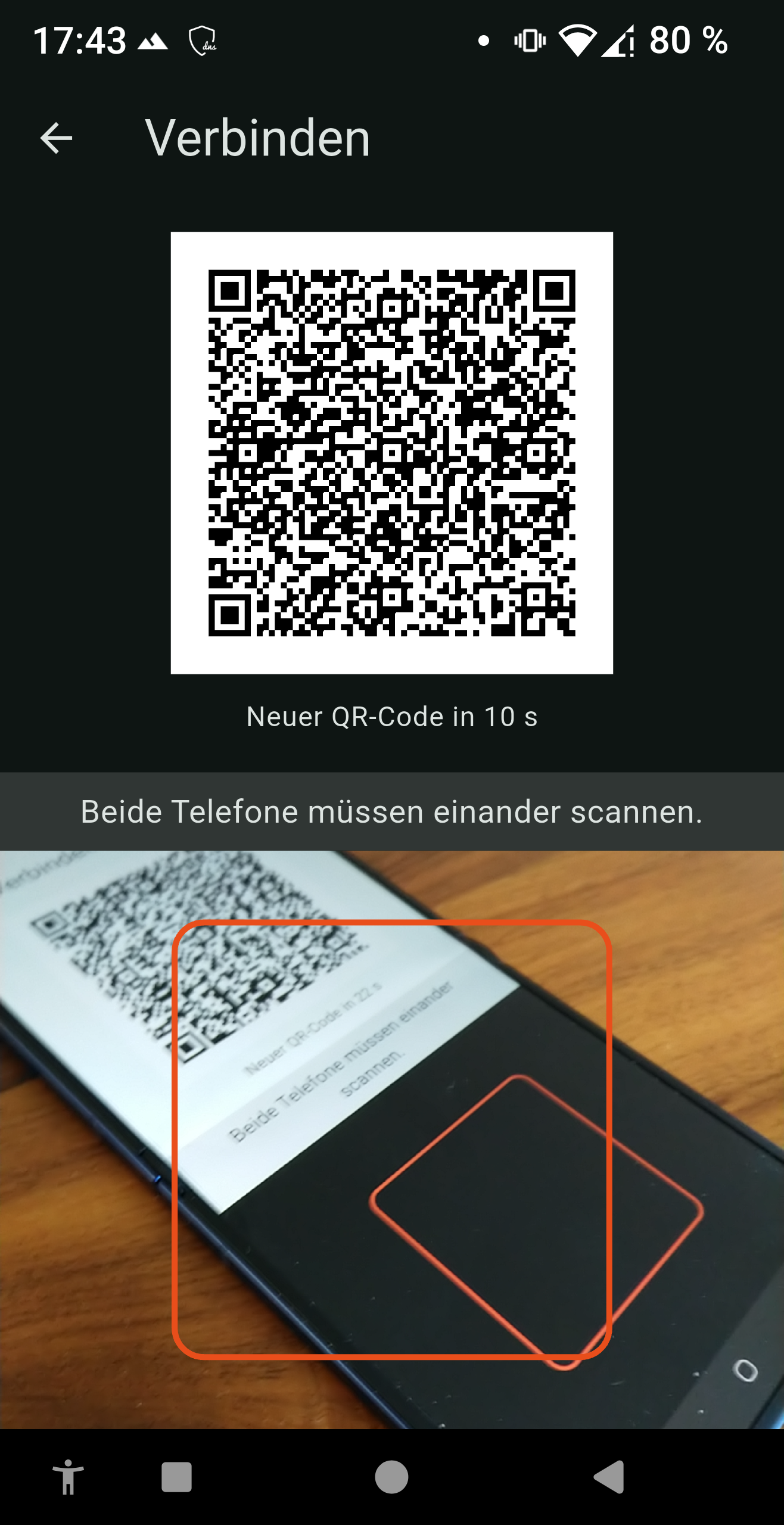 Verbinden-Bildschirm: oben dein eigener QR-Code, unten ein Kamerafeld zum Scannen des QR-Codes der anderen Person